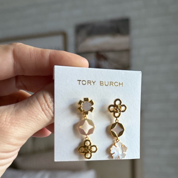 Jewelry - NWT Tory Burch Kira mismatched Gold and mother of pearl Geometric Drop Earrings